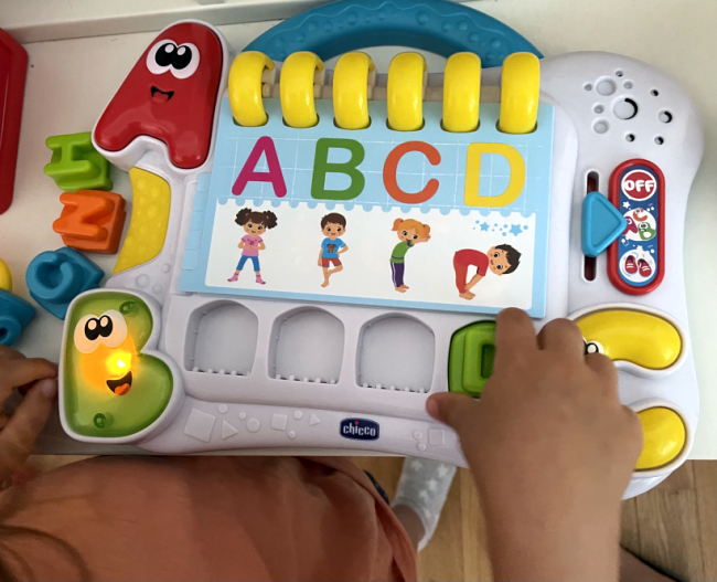 Chicco: Lettere in movimento