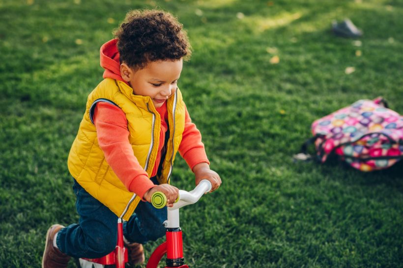 migliorare-equilibrio-e-capacita-motorie-dei-bambini-con-il-gioco-beberoyal-01