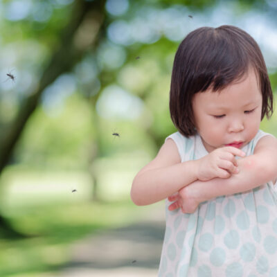come proteggere i bambini dalle zanzare e insetti