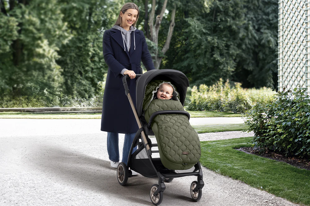warm-and-protection-stroller-footmuff-slide_1
